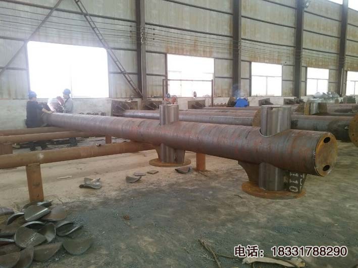 Φ273、Φ325懸臂式交通標(biāo)志桿加工廠家
